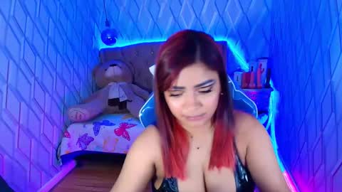 Snapshot of nicolletaylorq chatting on September 29, 3:22 am Nicolle Miley online show from September 29, 3:22 am