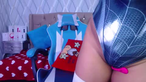 Snapshot of nicolletaylorq chatting on December 22, 5:12 am Nicolle Miley online show from December 22, 5:12 am