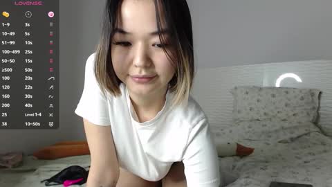 Niia online show from December 18, 4:34 pm