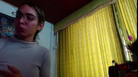 Snapshot of niki_1998 chatting on February 25, 7:06 pm Natalia online show from February 25, 7:06 pm