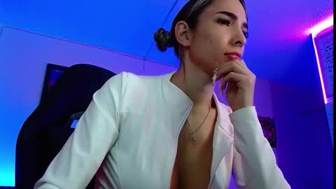 Snapshot of niki_1998 chatting on October 16, 2:03 am Natalia online show from October 16, 2:03 am