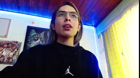 Snapshot of niki_1998 chatting on February 17, 4:28 pm Natalia online show from February 17, 4:28 pm