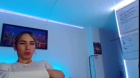 Snapshot of niki_1998 chatting on September 18, 12:20 am Natalia online show from September 18, 12:20 am