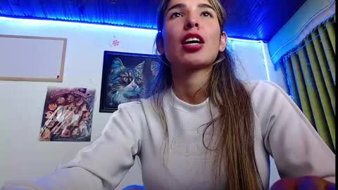 Snapshot of niki_1998 chatting on February 18, 4:26 am Natalia online show from February 18, 4:26 am