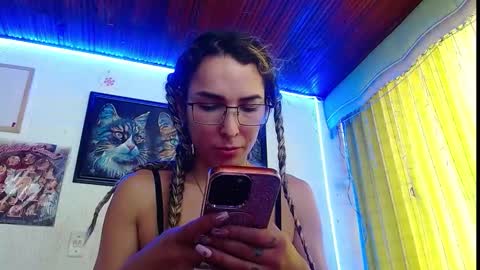 Snapshot of niki_1998 chatting on February 10, 4:36 pm Natalia online show from February 10, 4:36 pm