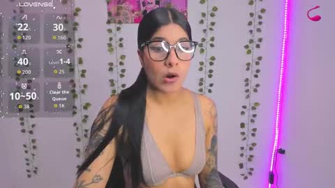 Snapshot of nikibryce_ chatting on September 11, 12:33 am Niki online show from September 11, 12:33 am