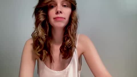 Snapshot of nikki_mi chatting on February 15, 10:11 am Nikki online show from February 15, 10:11 am