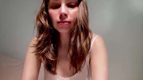 Snapshot of nikki_mi chatting on September 19, 9:41 am Nikki online show from September 19, 9:41 am