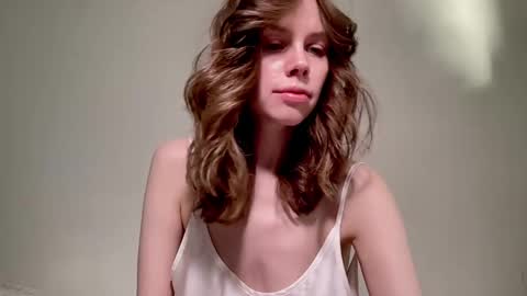 Snapshot of nikki_mi chatting on December 18, 10:08 am Nikki online show from December 18, 10:08 am
