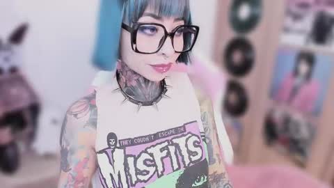 Nikki Ramone   online show from March 25, 11:24 am