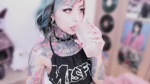 Nikki Ramone   online show from February 5, 11:35 am