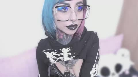 Snapshot of nikkiramone chatting on September 30, 11:31 pm Nikki Ramone online show from September 30, 11:31 pm