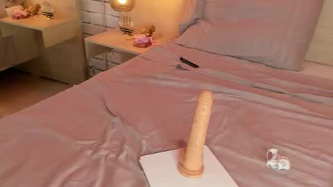 Nikky Dean online show from October 26, 3:46 am