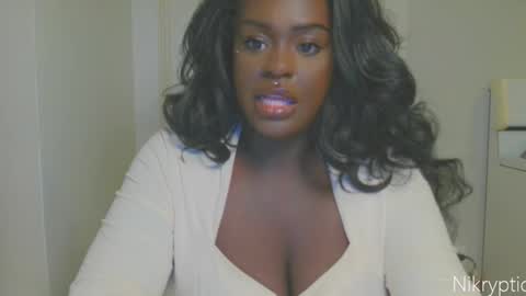 Nikole online show from November 22, 6:16 am