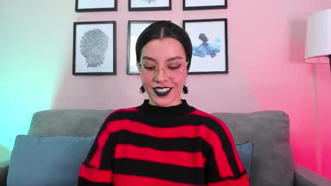 Nina online show from January 7, 10:57 pm