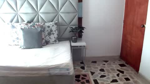 Snapshot of nina_pons chatting on December 3, 8:39 pm Nina online show from December 3, 8:39 pm