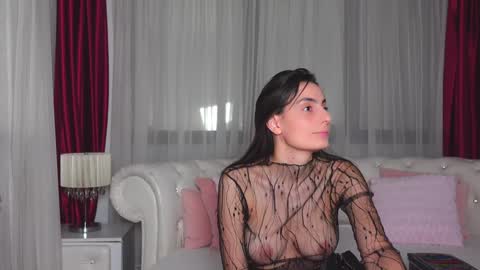 Snapshot of ninacrystal chatting on December 16, 6:53 am NinaCrystal online show from December 16, 6:53 am