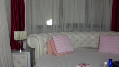 Snapshot of ninacrystal chatting on February 26, 6:19 am NinaCrystal online show from February 26, 6:19 am