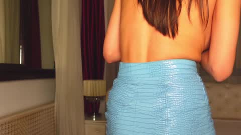 Snapshot of ninacrystal chatting on December 21, 10:39 am NinaCrystal online show from December 21, 10:39 am