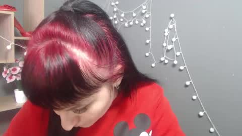 ninaflawlees online show from February 11, 7:21 am