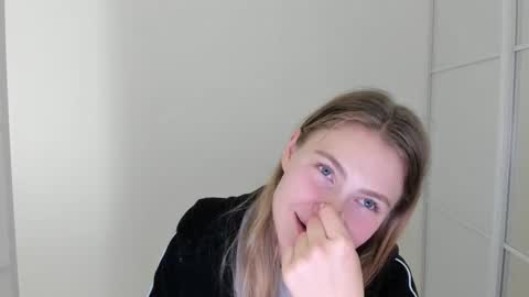 ninarihh online show from October 23, 12:11 pm