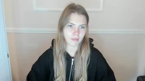 ninarihh online show from November 27, 11:35 am