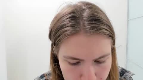 ninarihh online show from October 29, 9:46 am