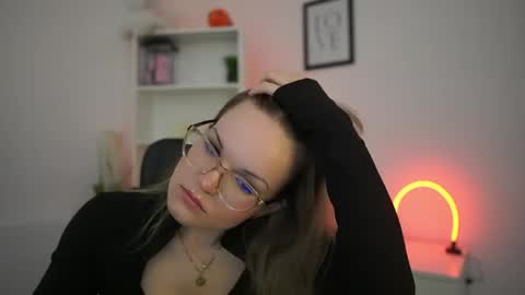 NinaViety online show from May 21, 8:01 am