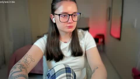 Snapshot of ninavolkov chatting on February 3, 12:47 am ninavolkov online show from February 3, 12:47 am