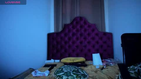 Snapshot of ninna_dee chatting on December 9, 7:50 am nina dee online show from December 9, 7:50 am