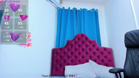 Snapshot of ninna_dee chatting on March 11, 5:02 am nina dee online show from March 11, 5:02 am