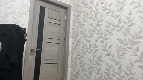 Snapshot of niravoid chatting on October 27, 8:25 pm niravoid online show from October 27, 8:25 pm