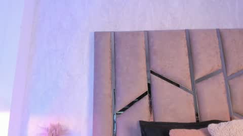 noa_perez_ online show from April 24, 8:22 pm