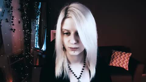Snapshot of noah_elmer chatting on October 3, 2:44 pm REAL name LiaDM are always open online show from October 3, 2:44 pm