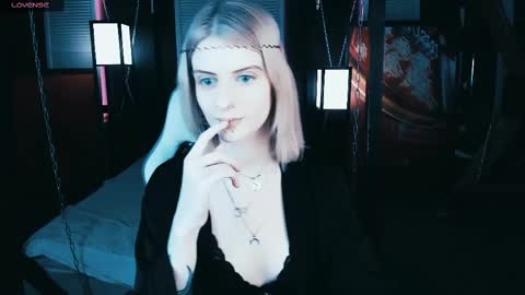Snapshot of noah_elmer chatting on February 12, 7:35 pm REAL name LiaDM are always open online show from February 12, 7:35 pm