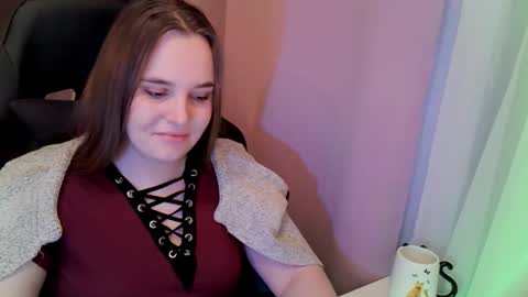 noir_ember_ online show from November 11, 12:46 pm