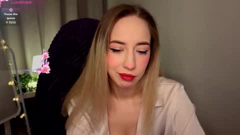 Isabelle online show from February 4, 10:02 pm