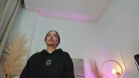 Snapshot of nora_dasilva chatting on October 4, 12:22 pm Nora Da Silva online show from October 4, 12:22 pm