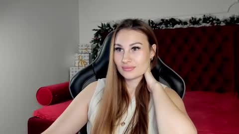 NoraFoxes online show from December 20, 5:22 am