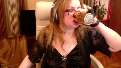 miss Tress online show from November 27, 9:50 pm