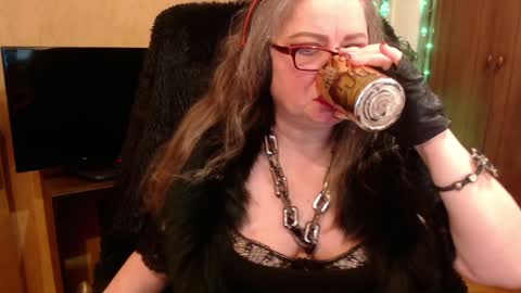 Snapshot of norma_gin chatting on December 7, 11:12 pm miss Tress online show from December 7, 11:12 pm