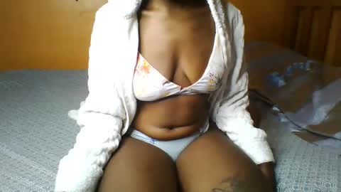 nukshypipi online show from May 12, 1:58 am