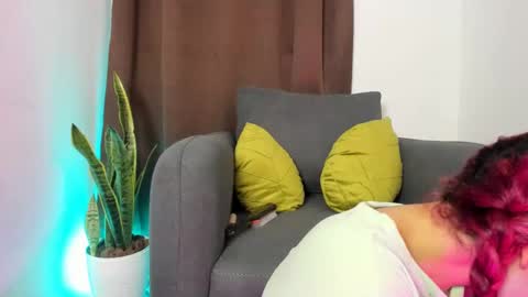 Nia online show from October 1, 11:20 pm