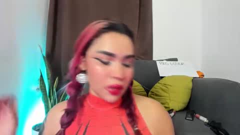 Nia online show from November 15, 1:39 am