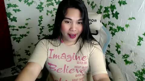 Snapshot of nylecummer chatting on February 2, 7:35 pm nylecummer online show from February 2, 7:35 pm