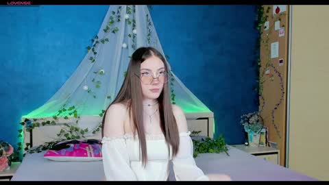 Snapshot of nymphalean chatting on February 6, 6:24 pm Kat online show from February 6, 6:24 pm