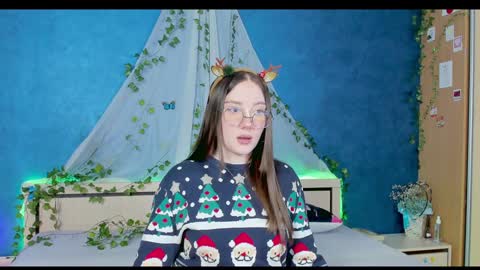 Snapshot of nymphalean chatting on December 15, 7:10 pm Kat online show from December 15, 7:10 pm