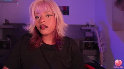 Snapshot of nyxshadow__ chatting on January 15, 4:15 am Nyx Shadow online show from January 15, 4:15 am