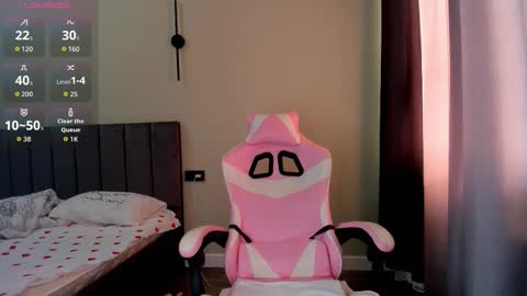 Snapshot of obokozu_mai chatting on October 9, 4:49 am Leila online show from October 9, 4:49 am