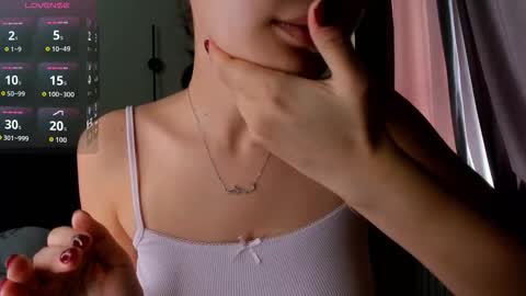 Snapshot of obokozu_mai chatting on October 6, 4:07 am Leila online show from October 6, 4:07 am